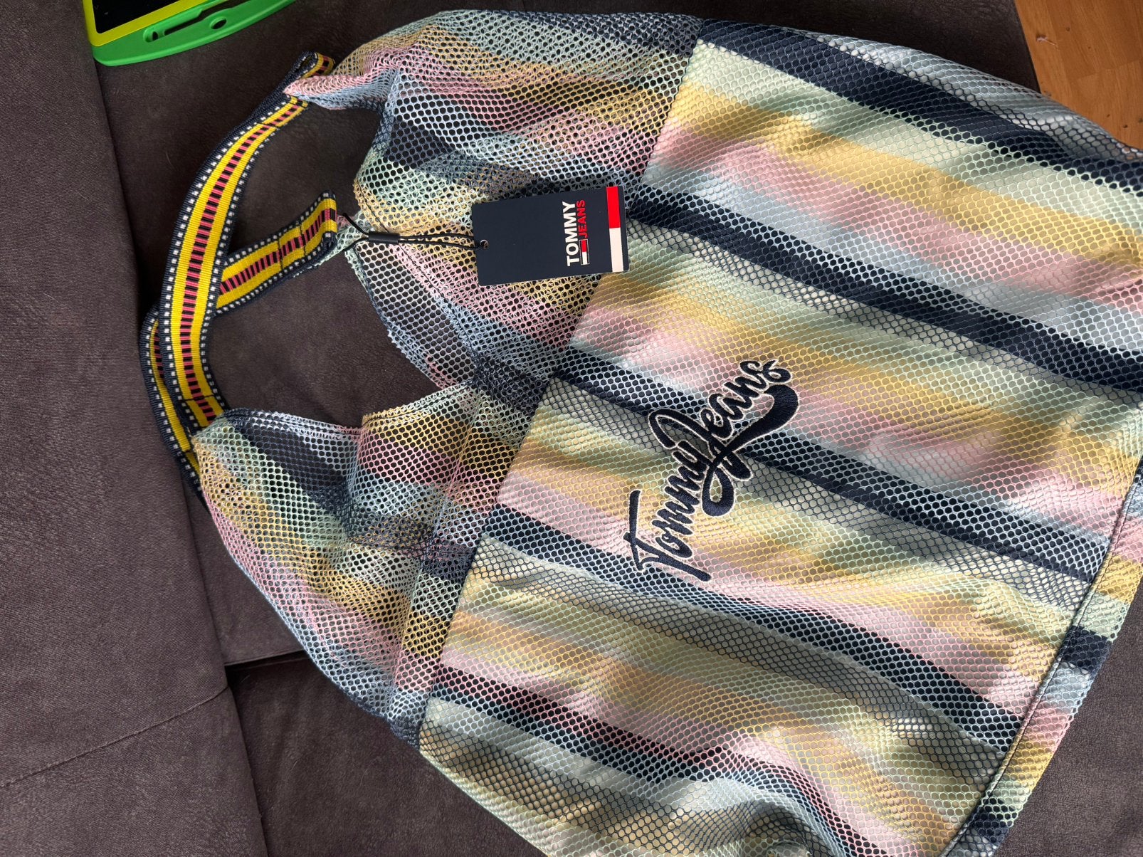 Sac de pkage tommy hilfiger, Bijoux, Sacs & Beauté, Sacs | Sacs Femme, Enlèvement ou Envoi, Neuf