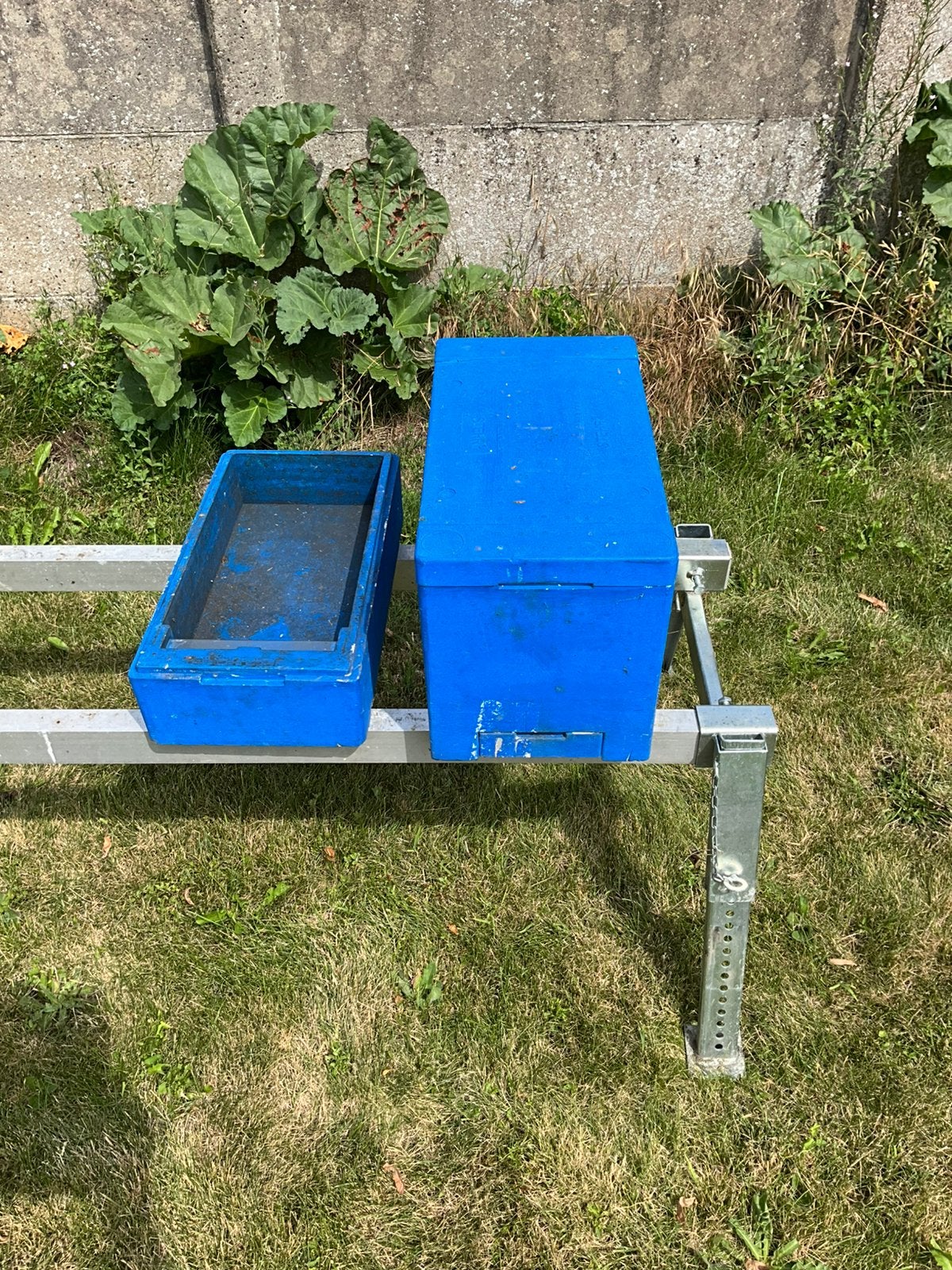 Zesramer Duitsnormaal met voederbak, Ophalen, Polycarbonaat, Gebruikt