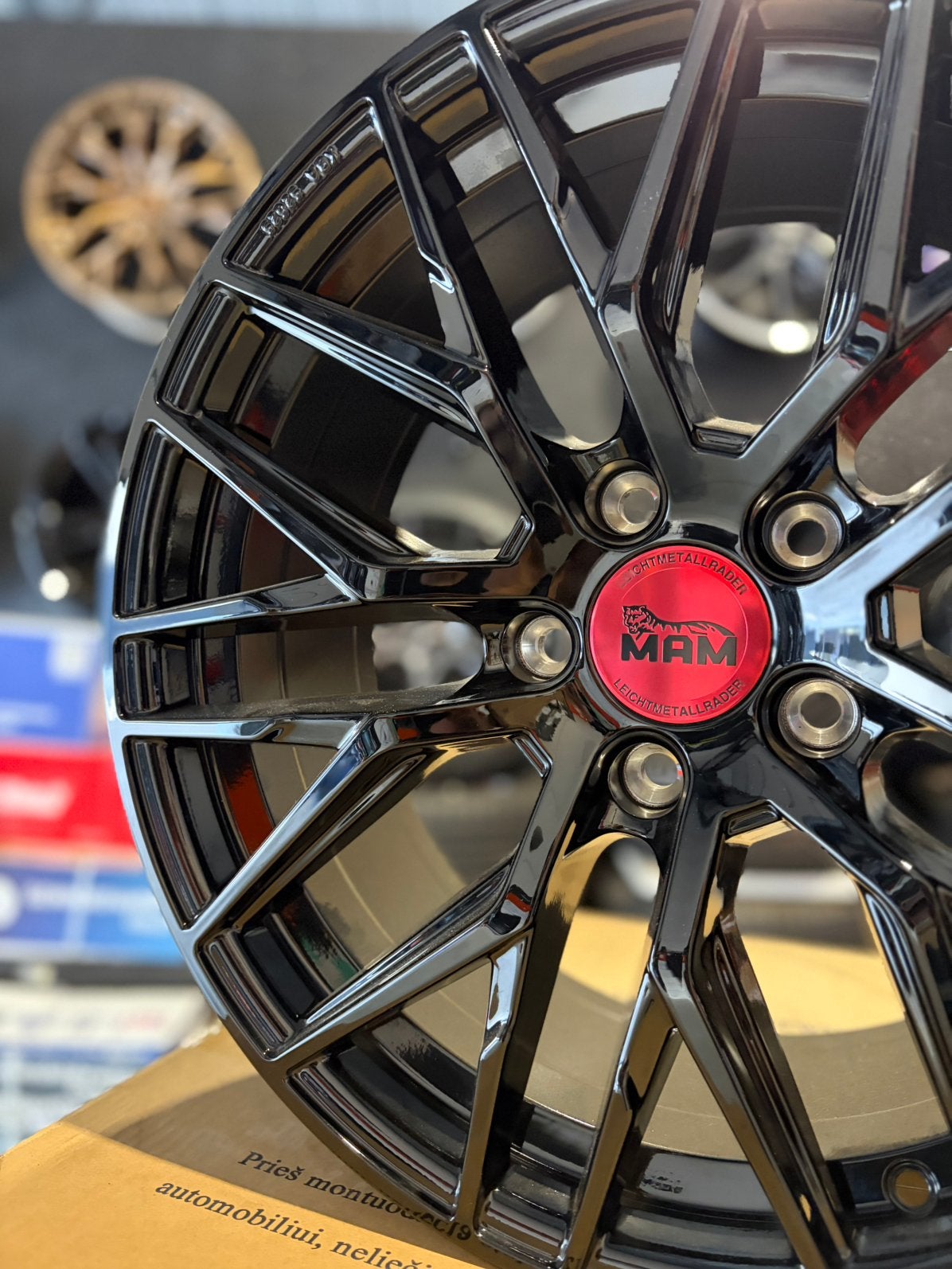 18” Mam rs4 gloss black, Enlèvement