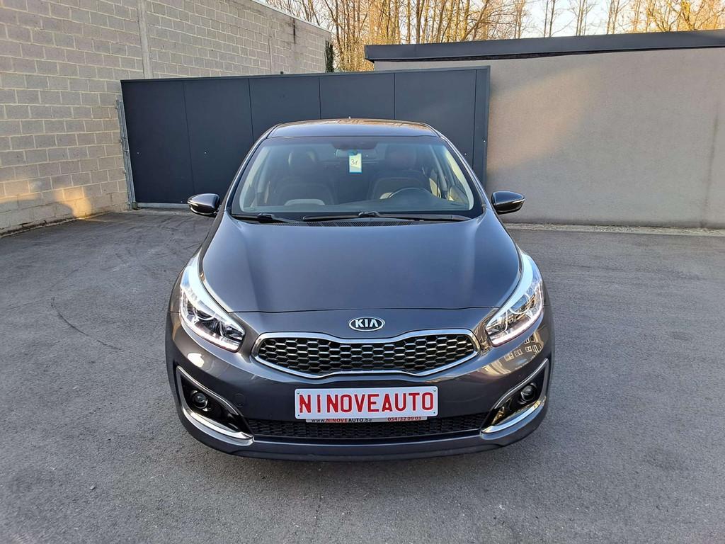 Kia Ceed / cee'd 1.4i Access CARPLAY CAM PARKHULP ACHT CRUIS, Voorwielaandrijving, Stof, Gebruikt, Euro 6