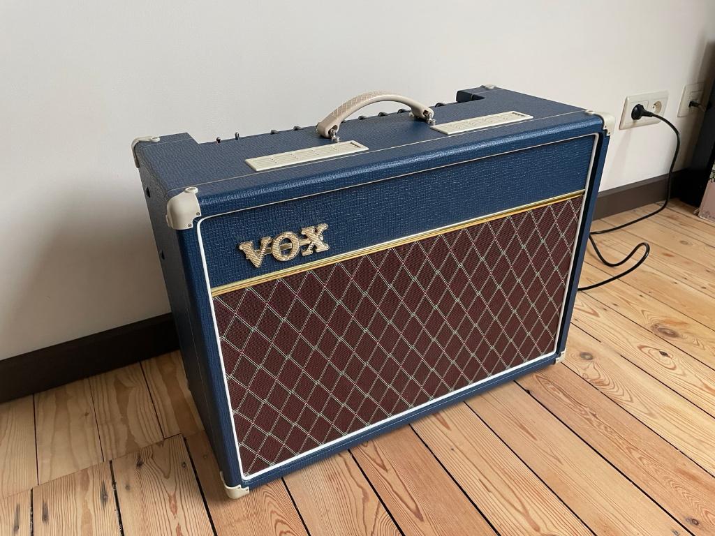 VOX AC15 Custom Royal Blue Limited Edition, Muziek en Instrumenten, Ophalen, Zo goed als nieuw, Gitaar, Minder dan 50 watt