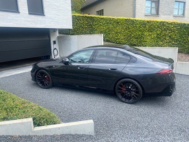 BMW 520i Fabrieksgarantie tot 2030, Autos, Argent ou Gris, Carnet d'entretien, Noir, Automatique