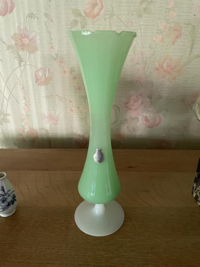 Vintage opaline vaas, Ophalen