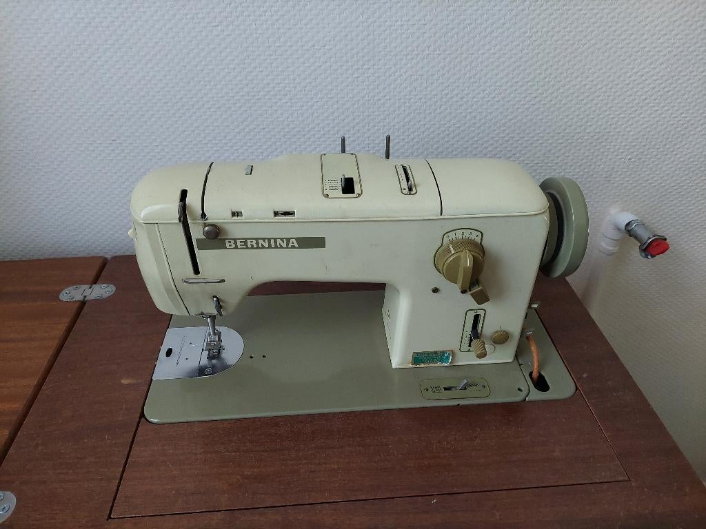 Vintage naaimachine, Ophalen, Gebruikt, Naaimachine, Bernina