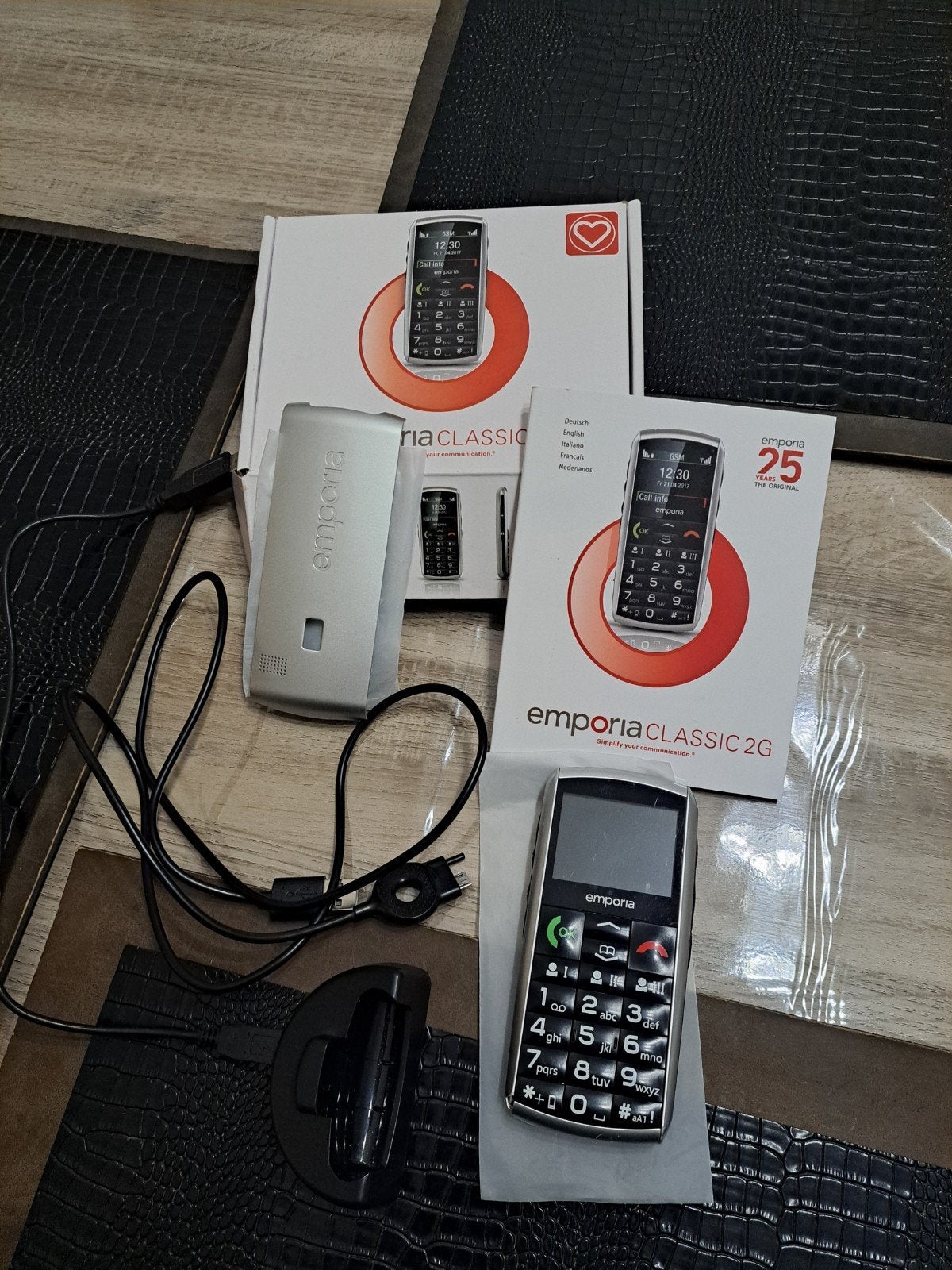 Emporia emporiaCLASSIC 2G, Télécoms, Téléphonie mobile | Nokia, Enlèvement, Moins de 3 mégapixels, Argent