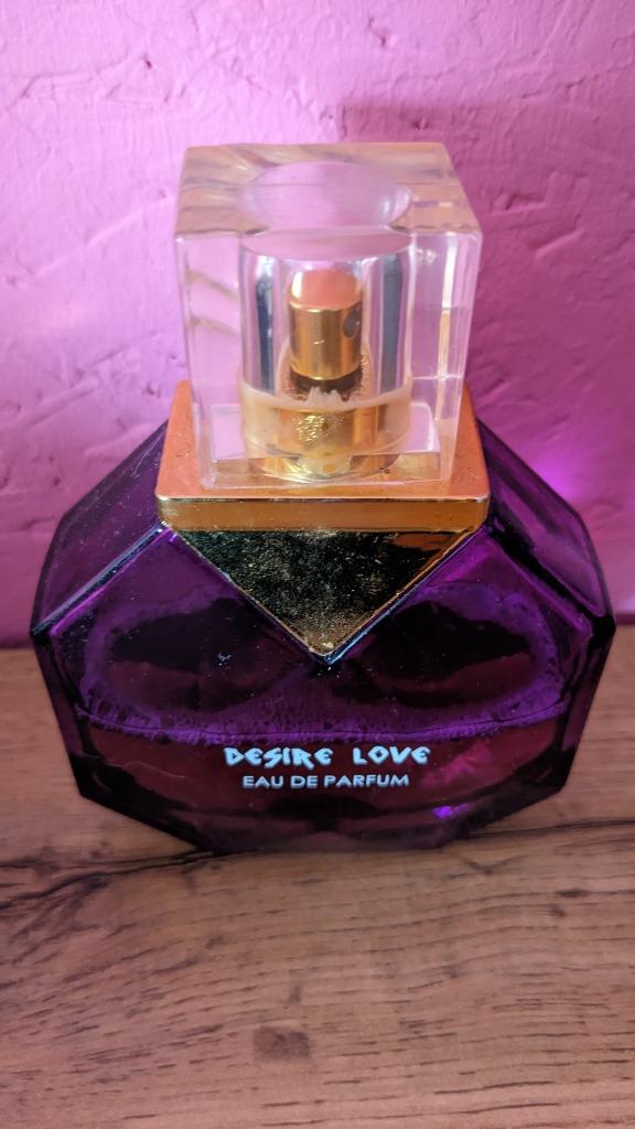 Desire Love Eau de Parfum, Ophalen of Verzenden, Gebruikt