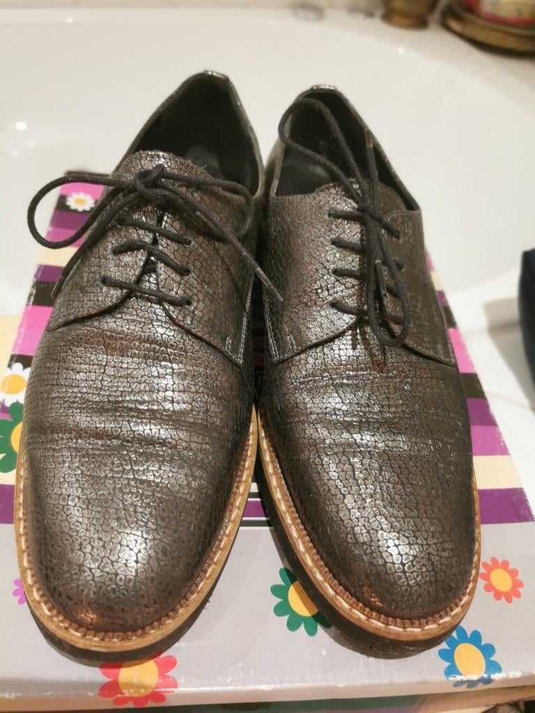 Très belles chaussures femme en cuir de chez JHAY, Gris, Enlèvement ou Envoi, Comme neuf, Autres types