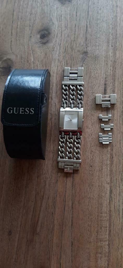 Prachtig Guess horloge met lederen etui., Ophalen, Zo goed als nieuw, Guess