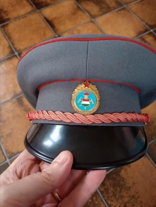 Kepi politie Hongarije, Verzamelen, Ophalen of Verzenden
