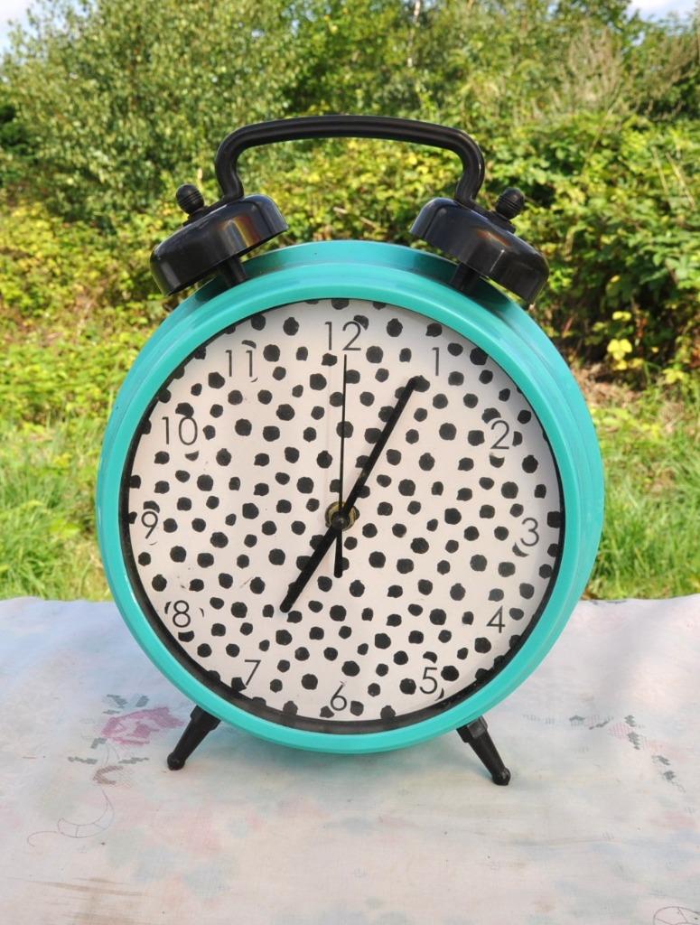 horloge modelé grand reveil sur pile, Enlèvement ou Envoi, Comme neuf, Autres types