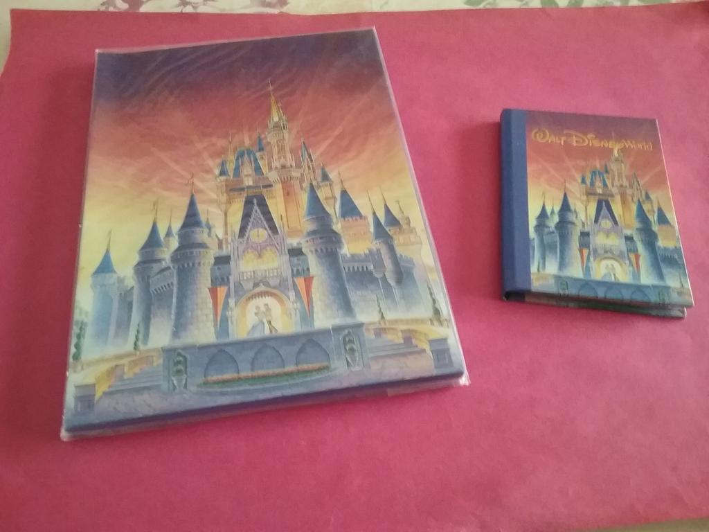 Mooi setje briefpapier en adresboekje Walt Disney World, Verzamelen, Disney, Nieuw, Ophalen of Verzenden