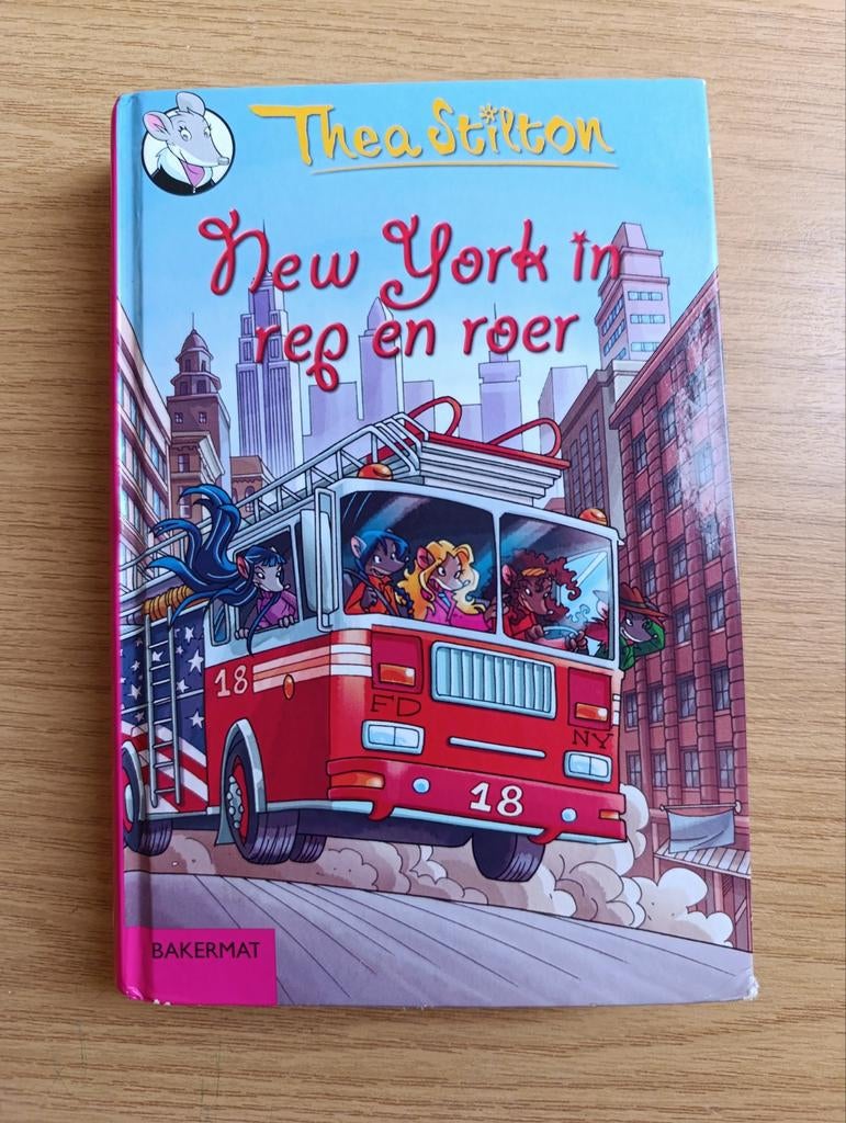 Thea Stilton - New York in rep en roer, Boeken, Ophalen, Zo goed als nieuw, Thea Stilton