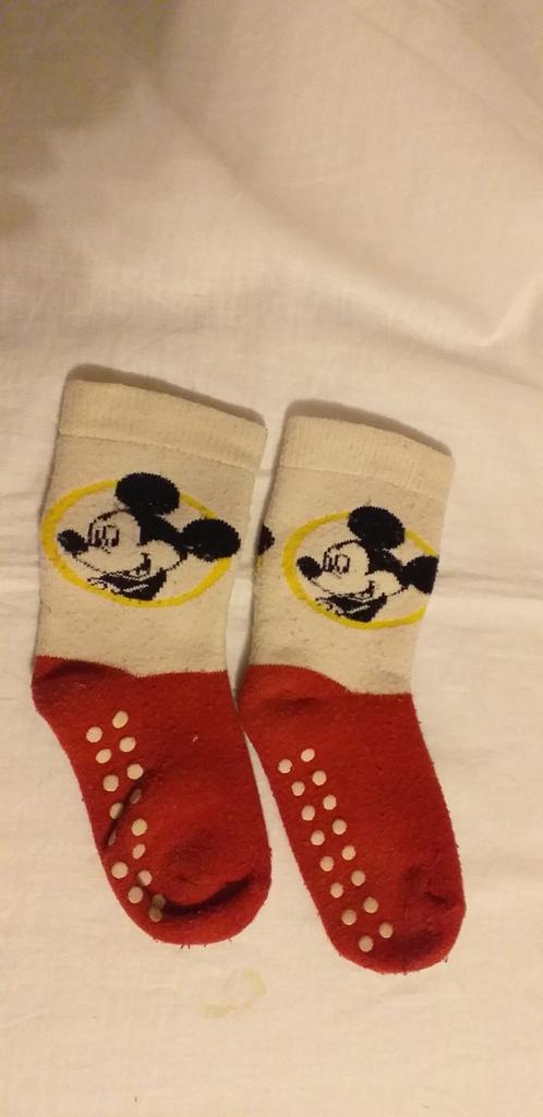 Chaussettes Mickey 27-31 antidérapantes, Enfants & Bébés, Vêtements de bébé | Chaussures & Chaussettes, Disney, Garçon ou Fille