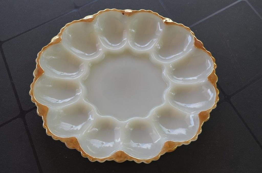 Eierschaal wit met gouden rand doorsnee 25,5 cm, Porselein of Keramiek, Schaal, Rond, Ophalen of Verzenden