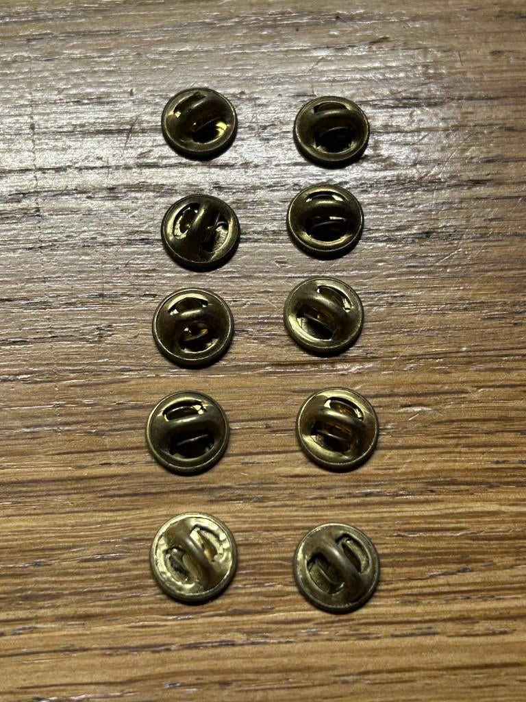 WWII - clucth back ou pin Back pour insigne métallique U.S., Envoi, Autres, Autres types