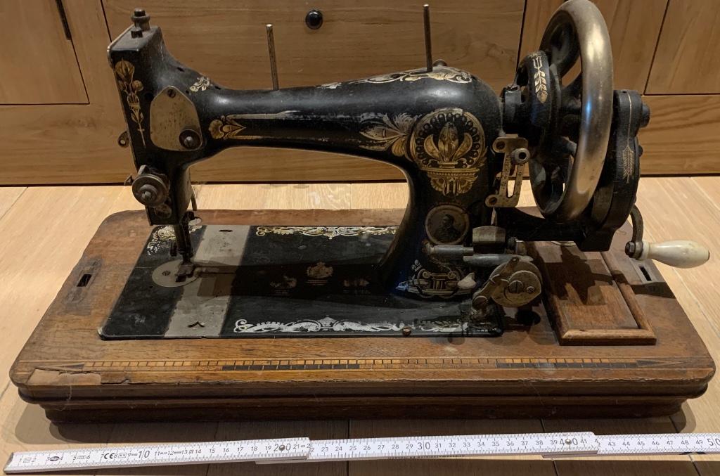 Oude naaimachine, Ophalen
