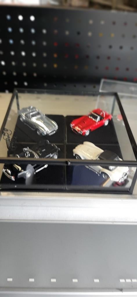 Set van 4 Cobra sportauto,s 1/43 in vitrinedoosje, Ophalen of Verzenden, Zo goed als nieuw