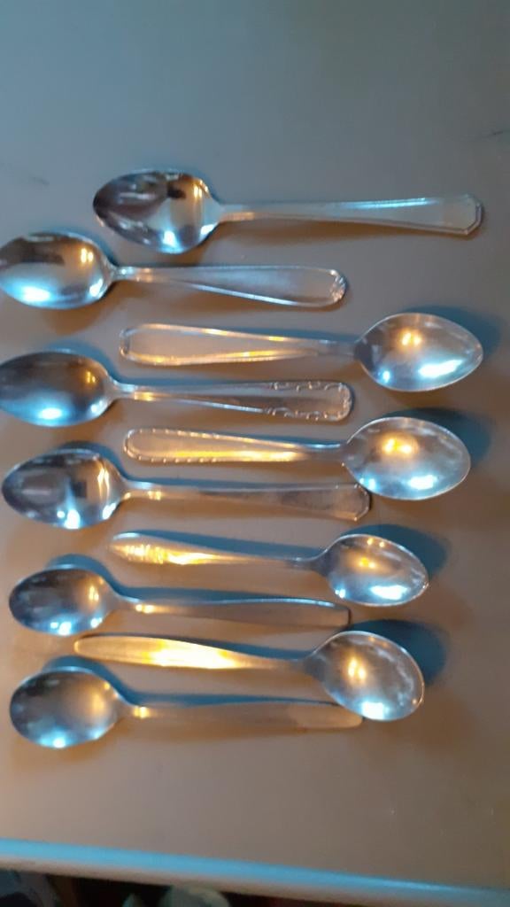 Lot de 10 cuillères à café en inox au motif différent, Enlèvement ou Envoi