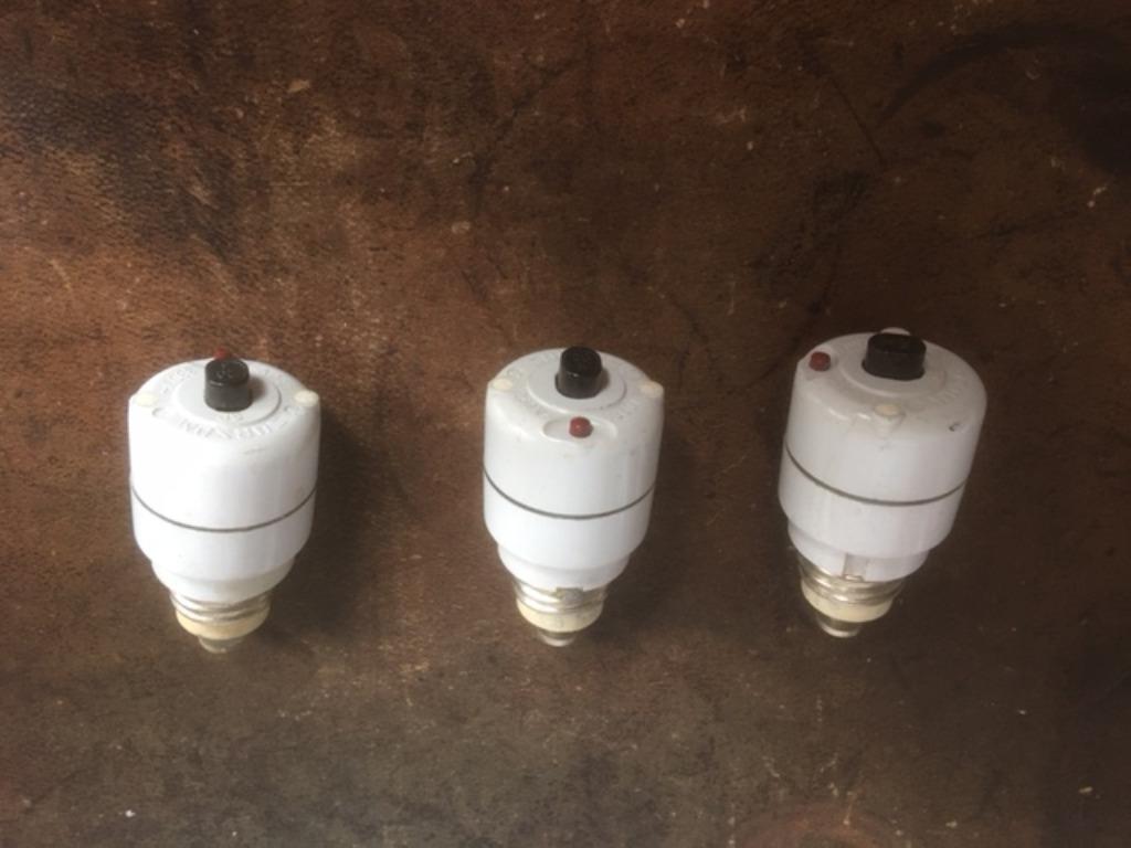 automatische zekering E27 20 A van 250 tot 380 V, Ophalen of Verzenden, Zo goed als nieuw