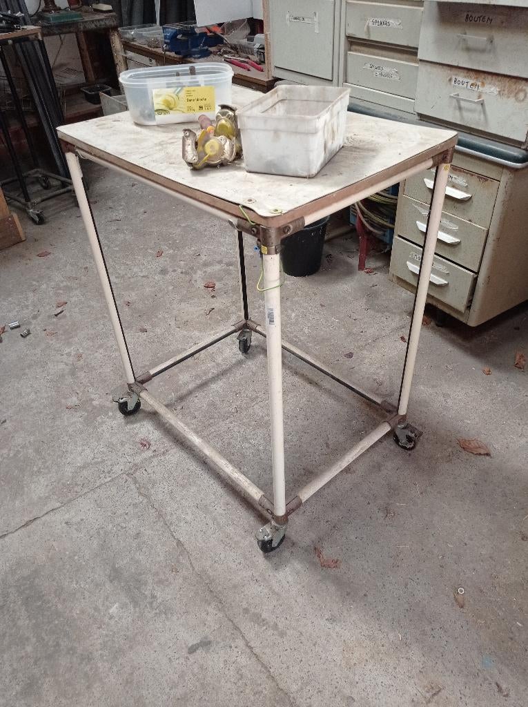 materiaaltafel op wielen, Ophalen, Gebruikt, Minder dan 70 cm