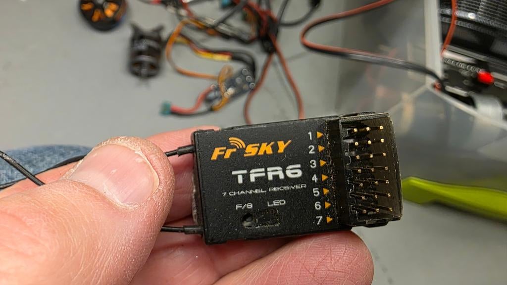 Récepteur FRSKY TFR6 7 voies FASST 2.4 Ghz, Ophalen of Verzenden, Gebruikt
