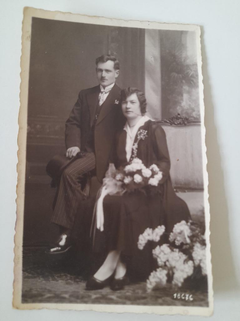 Carte postale - portrait d'un couple en studio, 1920, Enlèvement ou Envoi, 1920 à 1940, Non affranchie