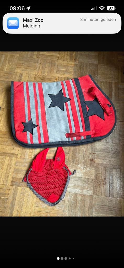 Set pony zadeldek + oornetje – rood met sterren, Ophalen, Zo goed als nieuw