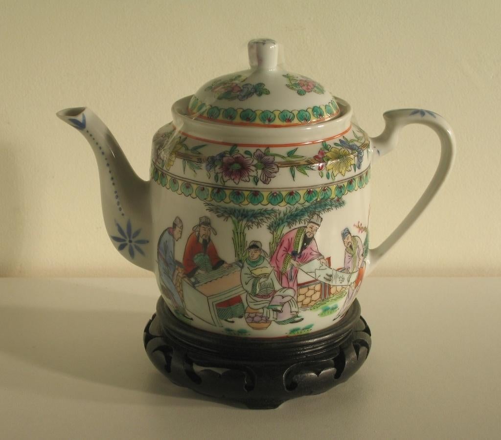 THÉIÈRE CHINOISE - 1584, Enlèvement