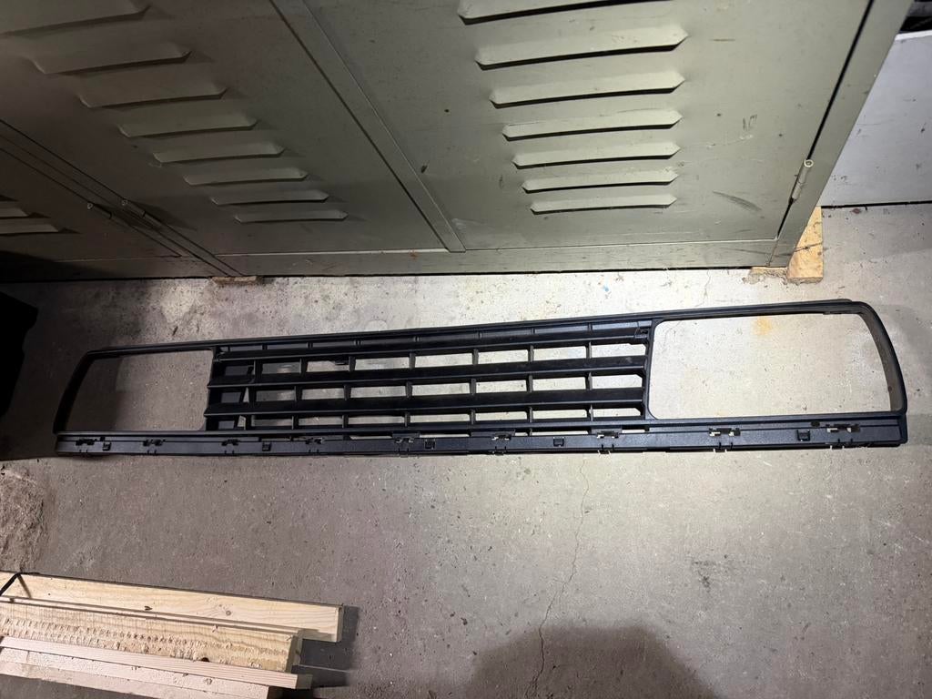 Embleemloze grill Jetta 2, Ophalen, Nieuw, Motorkap, Volkswagen