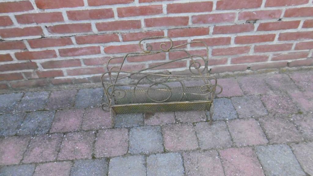 Kranten en/of magazinehouder, Huis en Inrichting, Woonaccessoires | Krantenbakken en Lectuurbakken, Ophalen, Gebruikt