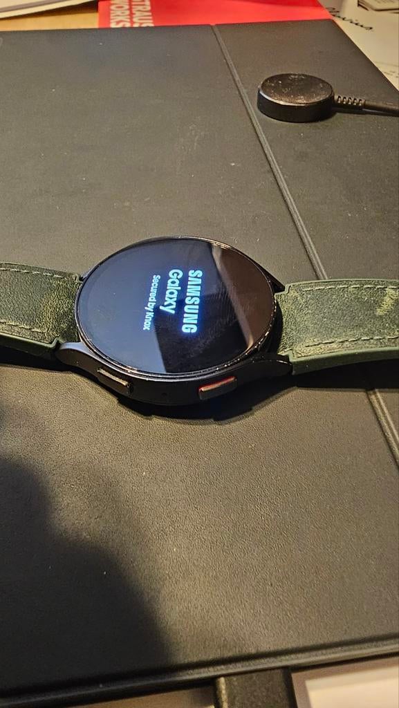 Samsung watch 6 4G zwart, Handtassen en Accessoires, Smartwatches, Ophalen of Verzenden, Hoogte, Zwart