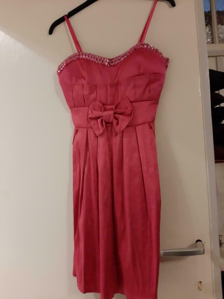 Robes rouge de cocktail taille unique 10 €, Enlèvement, Neuf, Robe de cocktail