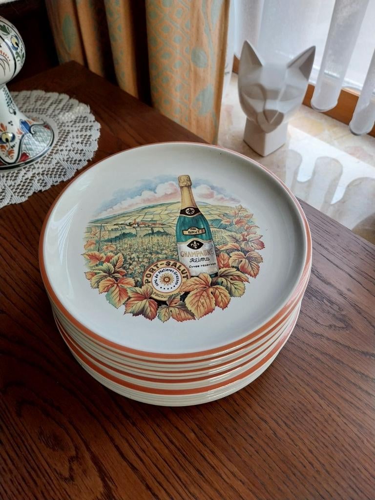 12 assiettes à fromages/ Boch la louvière, Enlèvement, Comme neuf