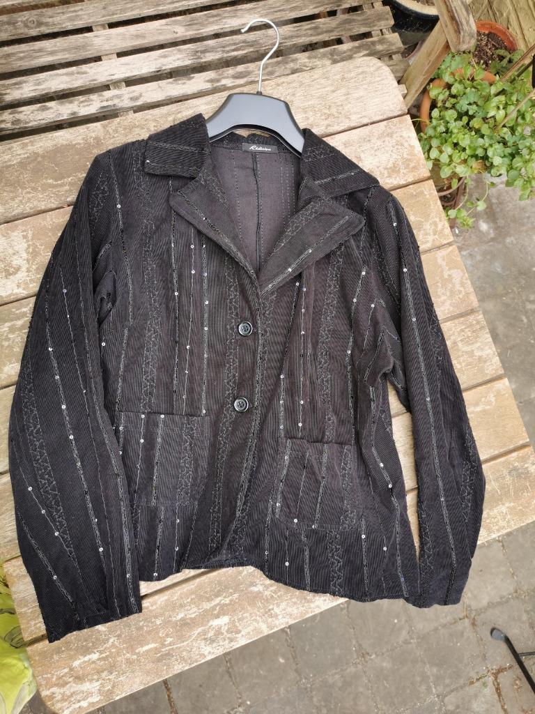 Zwarte blazer jasje pailletten Boho stijl maat 40., Kleding | Dames, Jassen | Zomer, Zo goed als nieuw, Maat 38/40 (M), Zwart