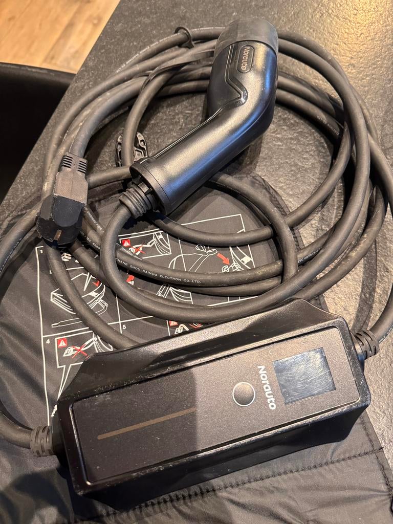 Chargeur de voiture hybride, Enlèvement, Utilisé