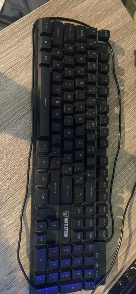 Clavier de jeu Battletron dans rgb, Clavier gamer, Azerty, Comme neuf, Enlèvement