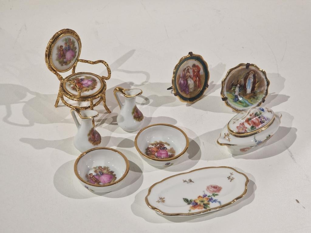 Set limoges castel france porselein , schaal ,  kan , borden, Antiek en Kunst, Ophalen of Verzenden