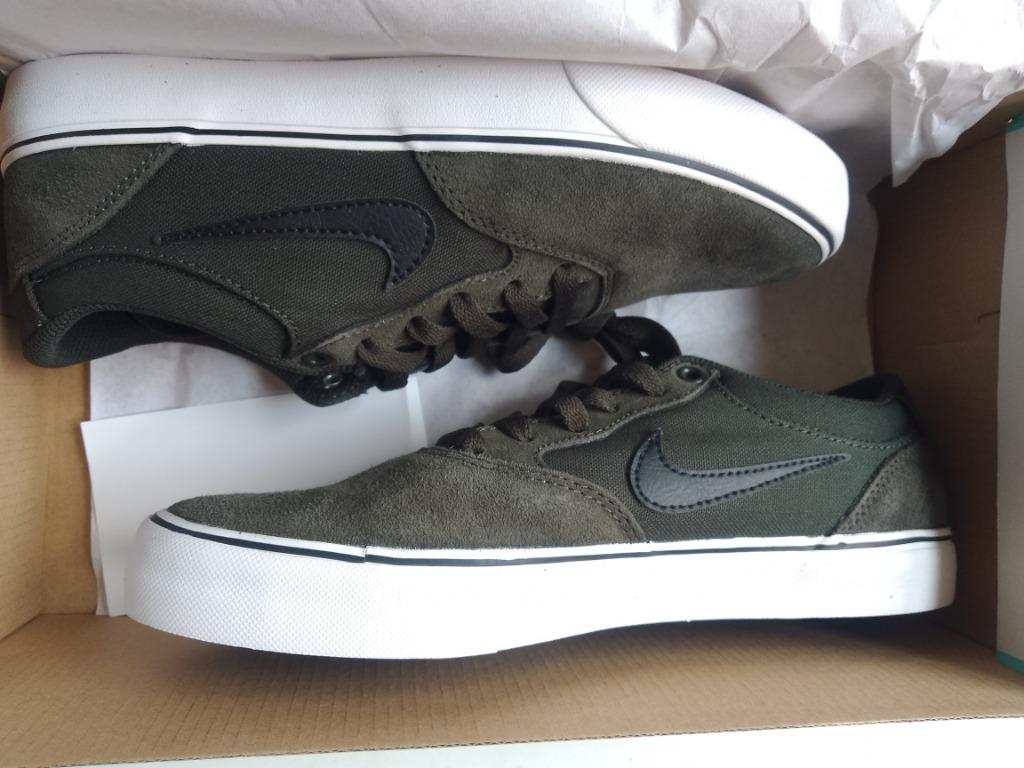 nieuwe nike SB chron 2 unisex maat 39 in origin doos+sticker, Neuf, Enlèvement ou Envoi, Autres couleurs, Nike
