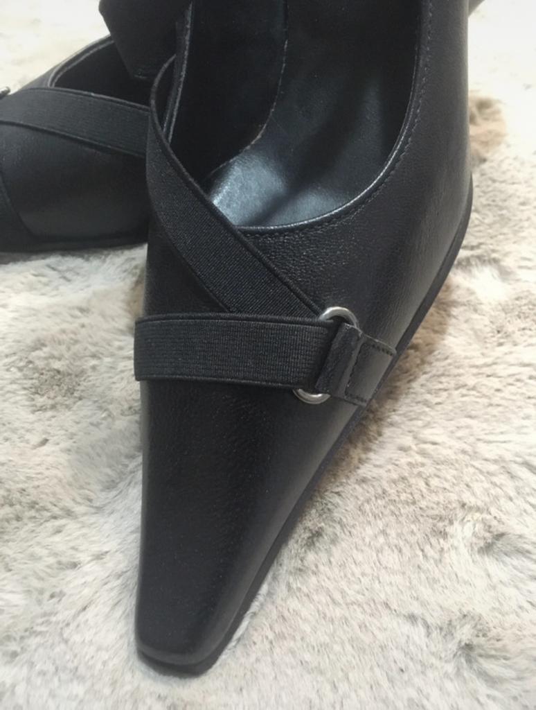 Escarpin avec bride élastique pointure 37, Vêtements | Femmes, Chaussures, Escarpins, Noir, Enlèvement ou Envoi