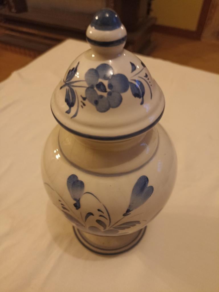 Urn van wit en blauw porselein, Ophalen of Verzenden