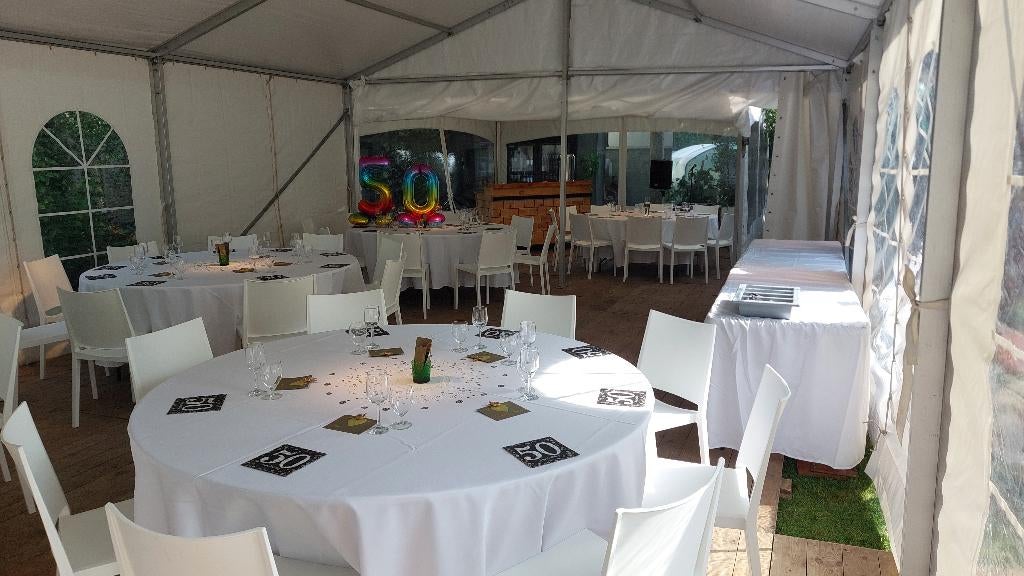 Verhuur van feestmateriaal en partytenten., Ophalen, Zo goed als nieuw