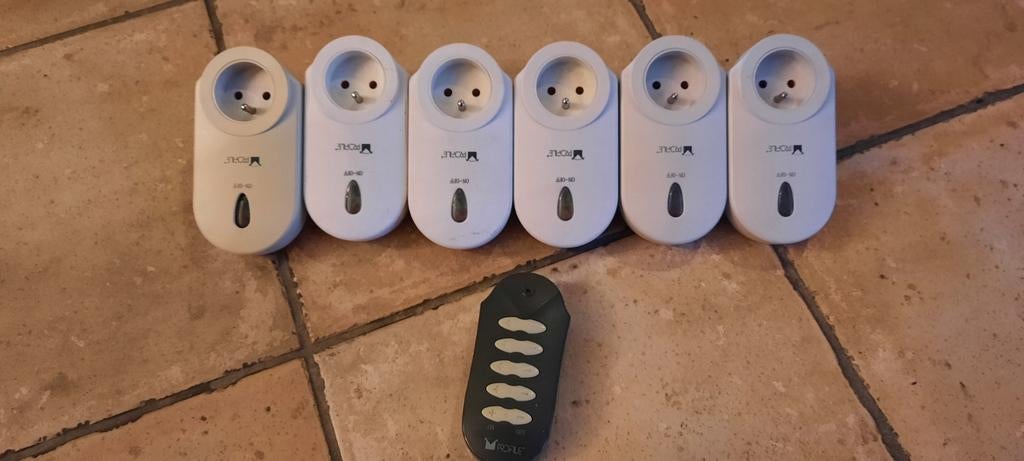 Prises avec télécommande 5canaux, Enlèvement ou Envoi, Utilisé