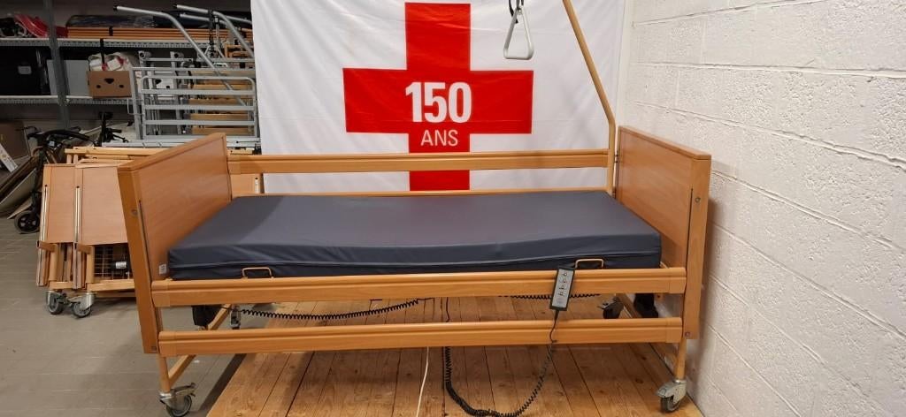 Lit médicalisé au profit de la Croix-Rouge GARANTIE 1 AN, Divers, Enlèvement