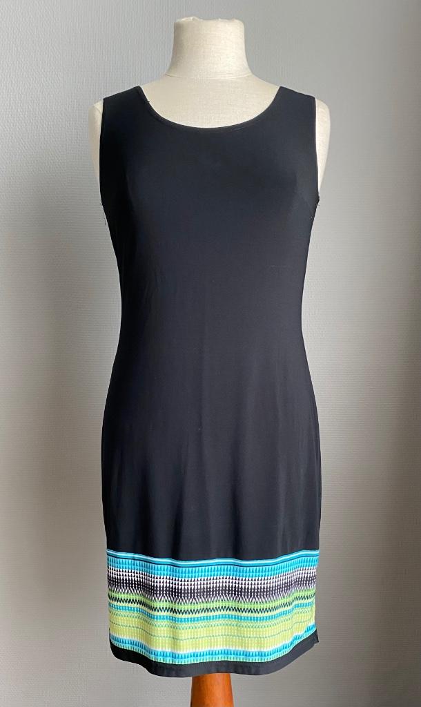 Zwarte jurk Joseph Ribkoff maat 38, Taille 38/40 (M), Joseph Ribkoff, Comme neuf, Sous le genou