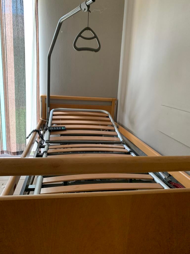 Lit medicalise electrique complet, Divers, Enlèvement, Comme neuf