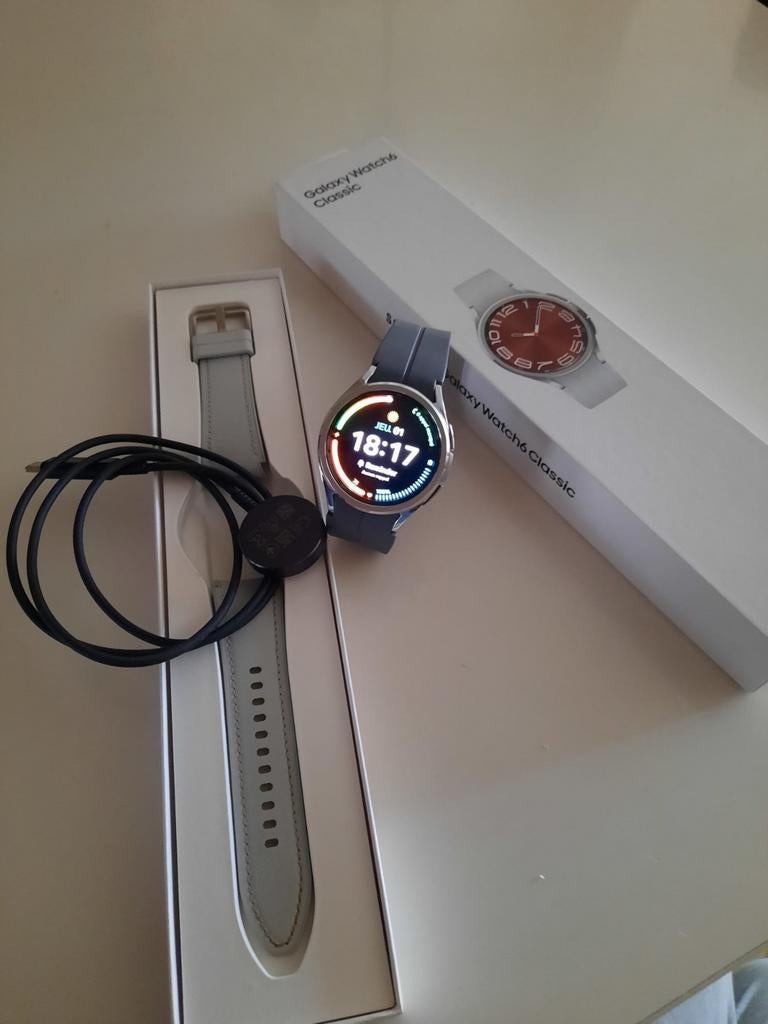 Galaxy Watch 6 Klassieke smartwatch, Handtassen en Accessoires, Smartwatches, Ophalen of Verzenden, Zo goed als nieuw, Grijs, Samsung