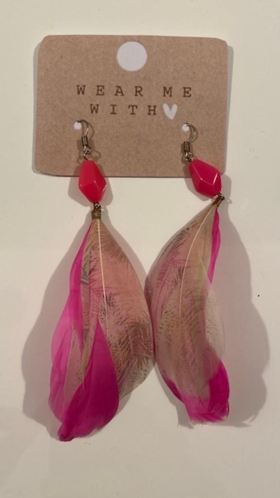 Oorbellen met fuchsia veren, Bijoux, Sacs & Beauté, Boucles d'oreilles, Enlèvement ou Envoi, Neuf, Rose, Pendantes