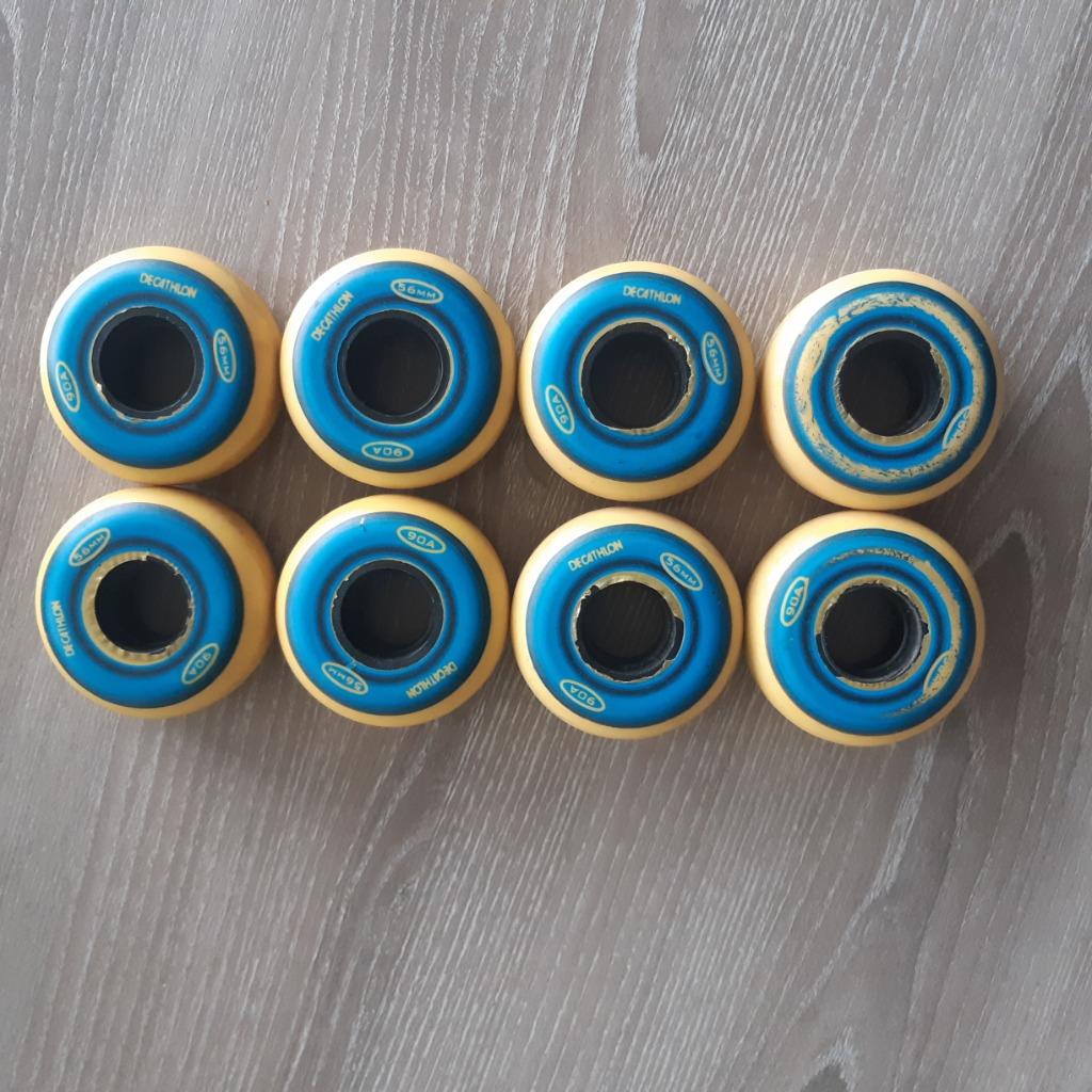 8 roues 56mm rollers, Sports & Fitness, Patins à roulettes alignées, Enlèvement, Comme neuf