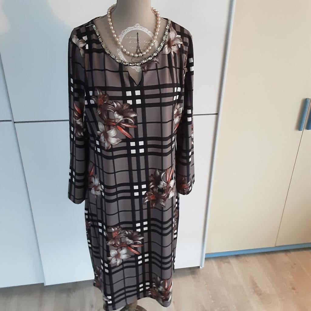 Prachtig gevoerd kleedje van K Design  mt xl zie afmetingen, Ophalen