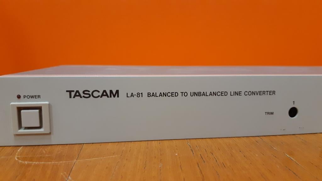 Tascam LA-81 Balance to Unbalance Line Converter, Musique & Instruments, Enlèvement